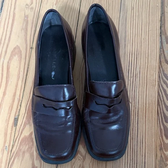 Danelle Classic Brown Leather Penny Loafers for Women Size 7 - Picture 5 of 6